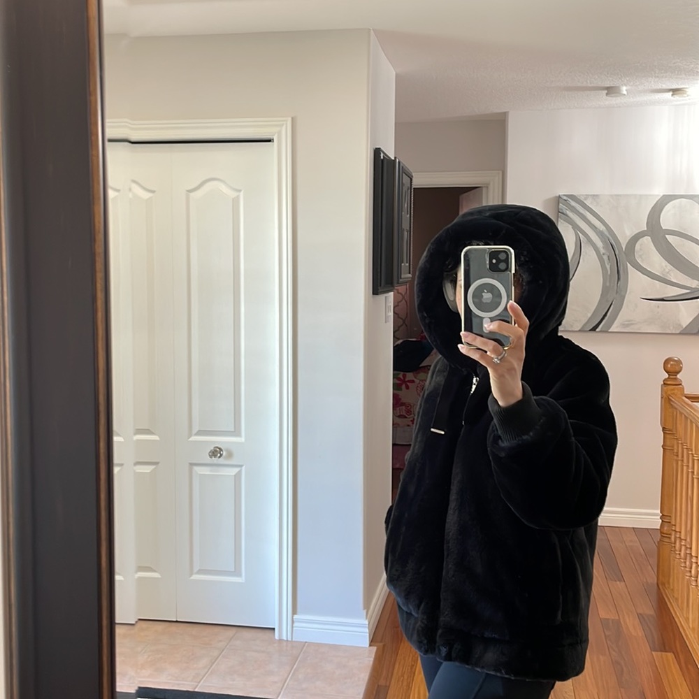 81. BNWT bellivera black faux fur hooded jacket sz M